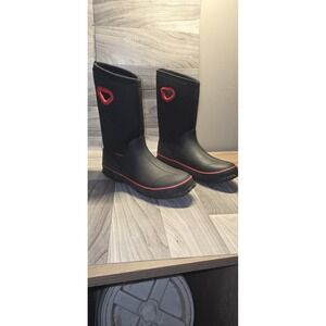 WTW kids rubber rain boots, featuring insulated neoprene uppers and a waterproof